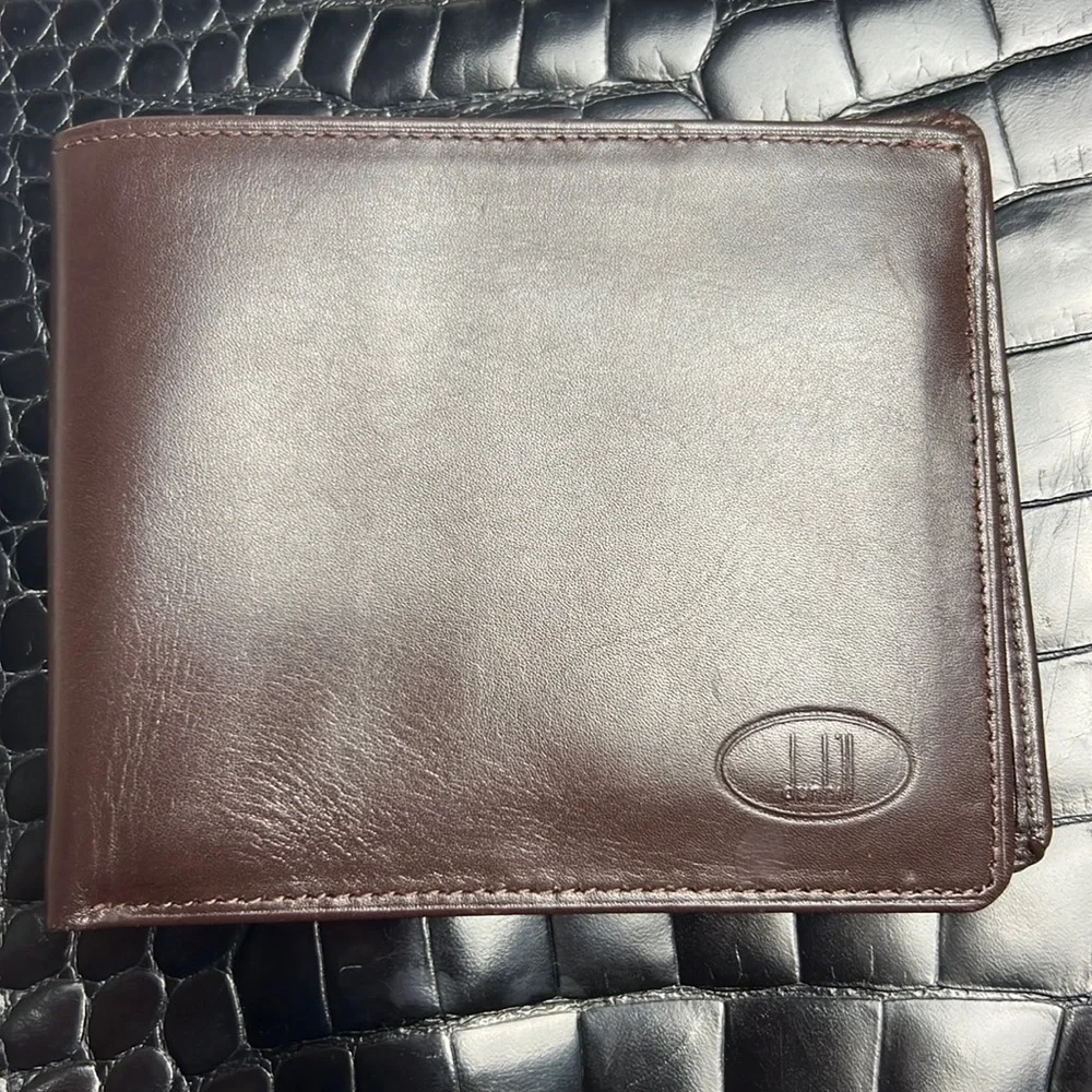 Dunhill Leather Embossed Logo Card Case Bi-fold Wallet Foldable Minimalist Brown